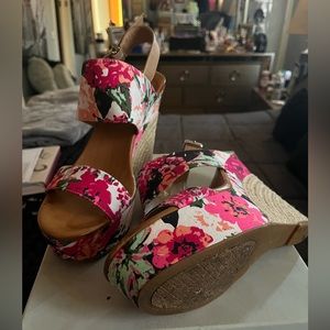 Women’s platform sandal